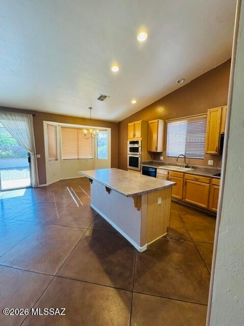 11557 N Flat Iron Drive, Tucson, AZ, 85737 | Card Image