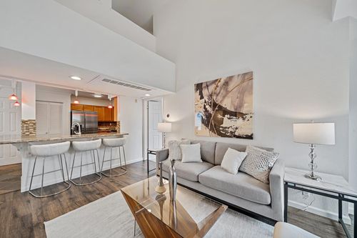 331-1400 El Camino Real, South San Francisco, CA, 94080-5923 | Card Image