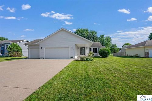 19 La Mar Ct, North Mankato, MN, 56003-1557 | Card Image