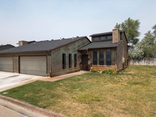 32 Park Cir, Vernal, UT, 84078-4805 | Card Image