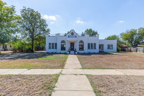 1018 E Reynolds St, Stamford, TX, 79553-5908 | Card Image