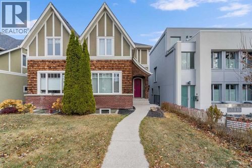 {{alt}} | Card Image