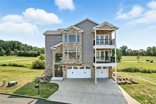 29 Shores Dr, Poland, OH, 44514-3400 | Card Image