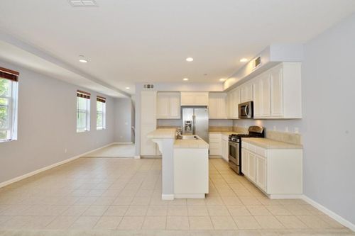63 Ede Ln, Milpitas, CA, 95035-6297 | Card Image