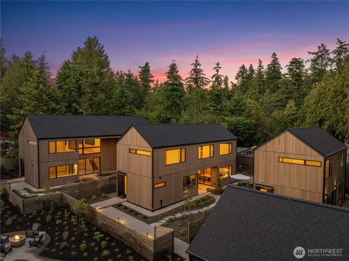 600 Park Ave Ne, Bainbridge Island, WA, 98110-2965 | Card Image