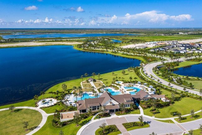 19659 Rugged Trunk Trl, House other with 3 bedrooms, 3 bathrooms and null parking in Loxahatchee FL | Image 37