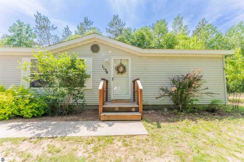 1134 Wagon Wheel Ln, Interlochen, MI, 49643-9277 | Card Image