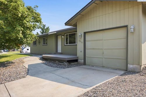 5310 Blue Heron Blvd, West Richland, WA, 99353 | Card Image