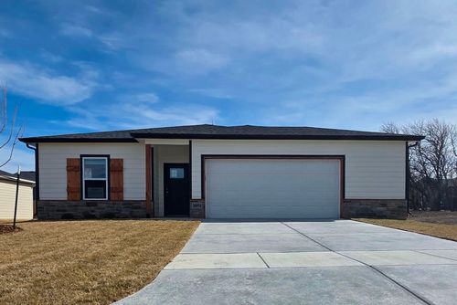 3051 E Highridge Ct, Park City, KS, 67219-4542 | Card Image