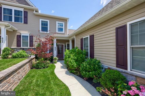 607 Blue Spruce Dr, LITITZ, PA, 17543-3056 | Card Image