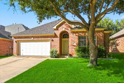 2812 Thorncreek Lane, Fort Worth, TX, 76177 | Card Image