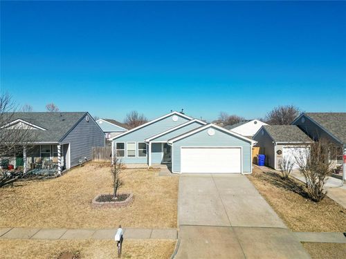 413 Dayflower Ln, Norman, OK, 73069-9634 | Card Image