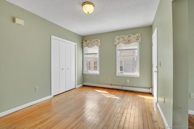 73 Foster St, Home with 6 bedrooms, 4 bathrooms and 6 parking in Manchester CT | Image 6