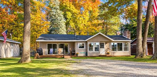 3859 E Cedar Lake Dr, Greenbush, MI, 48738-9722 | Card Image