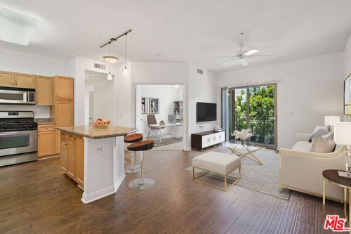 355-100 S Alameda St, Los Angeles, CA, 90012-3945 | Card Image