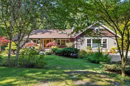 825 Fern Rd E, Qualicum Beach, BC, V9K1M3 | Card Image