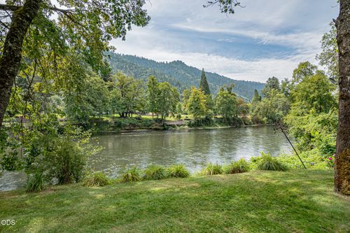 5605 Foothill Blvd, Rogue River, OR, 97537 | Card Image