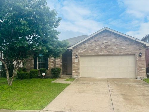 804 Underhill Dr, Arlington, TX, 76002-5040 | Card Image