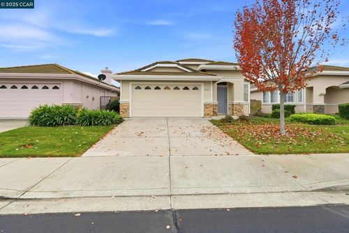 443 Mandarin Cir, Vacaville, CA, 95687-3125 | Card Image