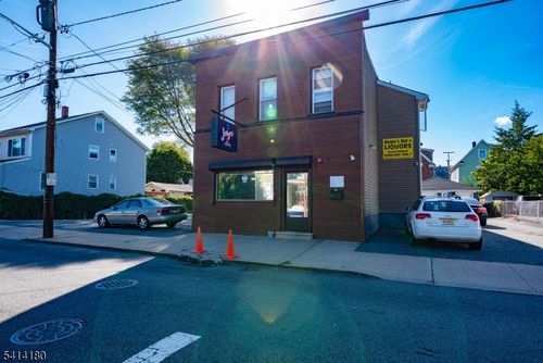 142 Division Ave, Garfield, NJ, 07026-3604 | Card Image