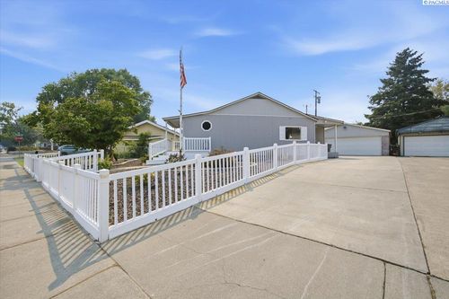 1303 Potter Ave, Richland, WA, 99354 | Card Image