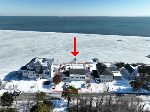 18 High Tide Dr, Waretown, NJ, 08758-2802 | Card Image