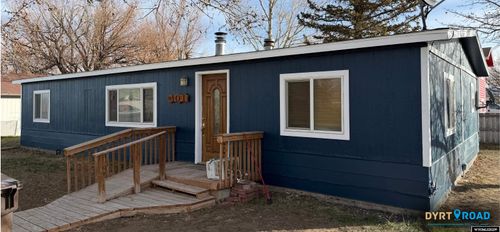 401 N Sharp St, Saratoga, WY, 82331-5246 | Card Image