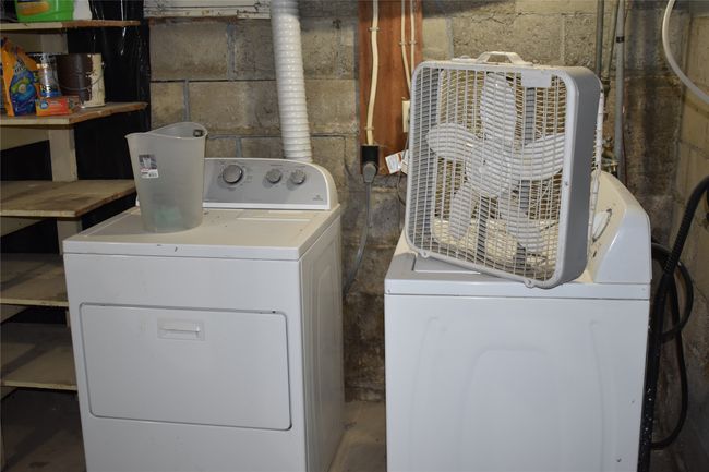 laundry area | Image 15