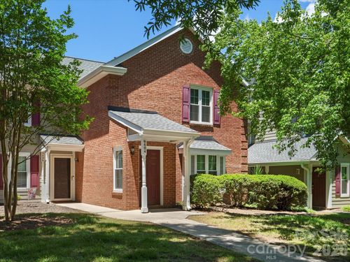 9404 S Vicksburg Park Ct, Charlotte, NC, 28210-7754 | Card Image