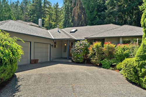 8832 Carmanah Terr, North Saanich, BC, V8L5E9 | Card Image