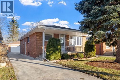 1970 Ferndale Ave, Windsor, ON, N8T2L1 | Card Image