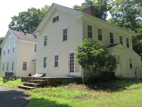 57 Castle Meadow Rd, Newtown, CT, 06470-2553 | Card Image