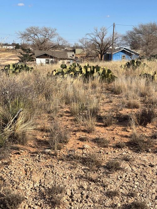 504 S 10th St, Brownfield, TX, 79316-5102 | Card Image
