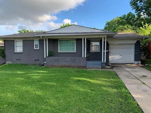 2728 Centerville Rd, Dallas, TX, 75228-2639 | Card Image