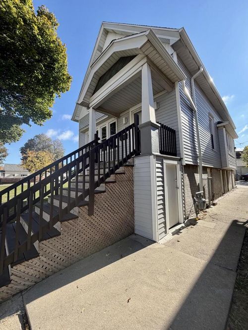 1813 W Burnham Street, Milwaukee, WI, 53204 | Card Image