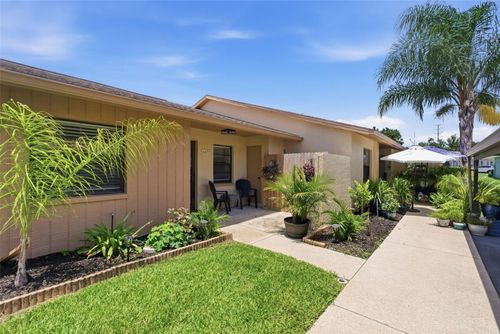 6623 Aspen Ct, ZEPHYRHILLS, FL, 33542-6609 | Card Image