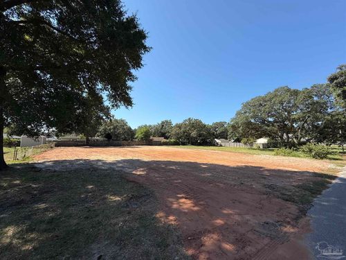 417 Surrey Dr, Gulf Breeze, FL, 32561-4150 | Card Image