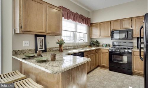 5511 Village Center Dr, CENTREVILLE, VA, 20120-1661 | Card Image