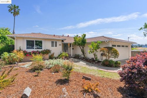 2424 Fisher St, San Pablo, CA, 94806-1528 | Card Image