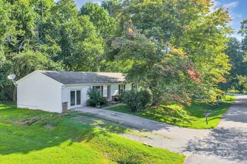 168 Lomax St, Boone, NC, 28607-7112 | Card Image