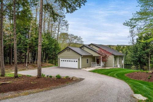 90 Pemigewasset Shores Dr, Bristol, NH, 03222-3203 | Card Image