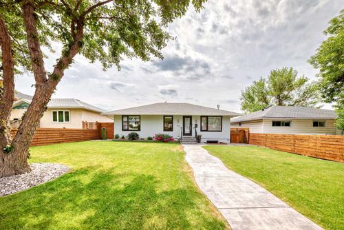 2415 9 Ave Nw, Calgary, AB, T2N1E8 | Card Image