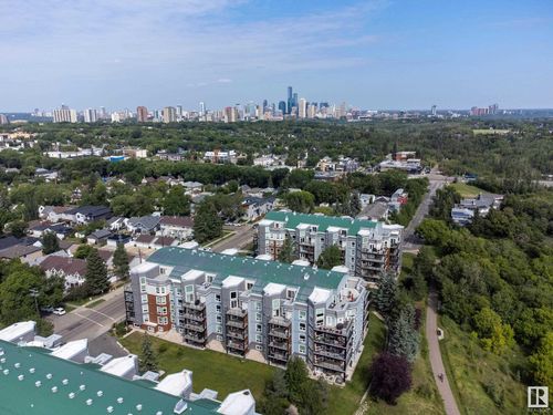 7905 96 St Nw, Edmonton, AB, T6C4R3 | Card Image