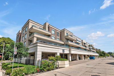 404 - 1765 Queen St E, Condo with 2 bedrooms, 2 bathrooms and 1 parking in Toronto ON | Image 1