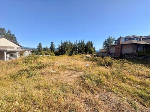 660 8th Ave, Campbell River, BC, V9W4A8 | Card Image