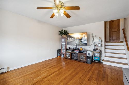 46 Warwick Rd, Island Park, NY, 11558-1424 | Card Image