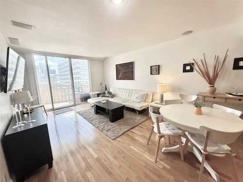 apt-1415-2016 Main St, Houston, TX, 77002-8844 | Card Image