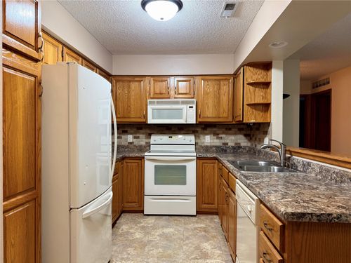 unit-202-409 Se Delaware Ave, Ankeny, IA, 50021-3494 | Card Image