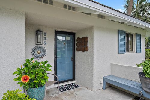 835 Club Dr, Palm Beach Gardens, FL, 33418-7059 | Card Image