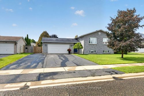 3 Winfield St, Petawawa, ON, K8H0A1 | Card Image